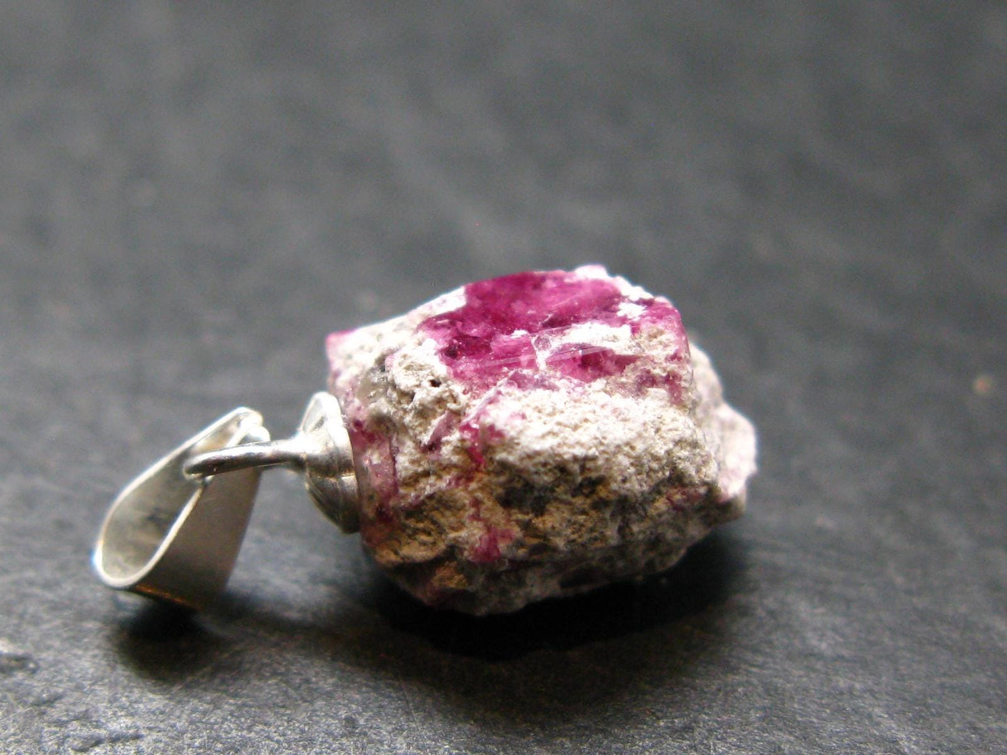 Bixbite Red Emerald Beryl Silver Pendant From Utah USA - 5.45 Carats - 0.7"