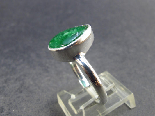 Tsavorite Gem Green Garnet Sterling Silver Ring from Tanzania - 3.60 Grams - Size 9