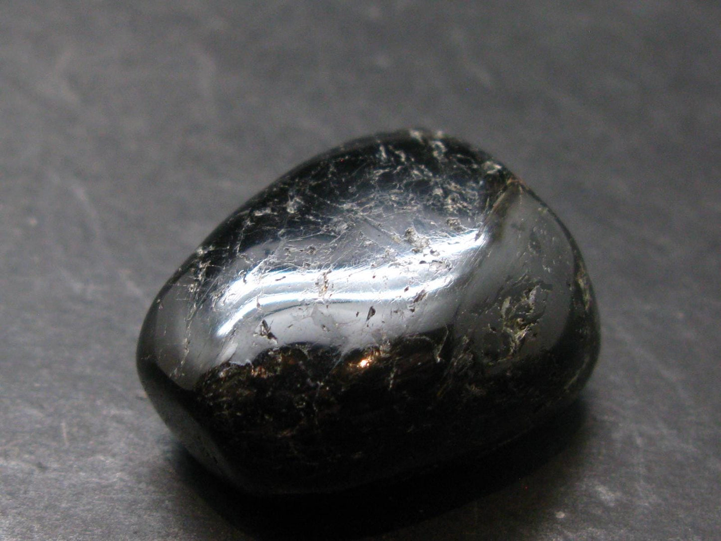 Rare Nuumite Nuummite Tumbled Stone From Greenland - 27.37 Grams - 1.1"