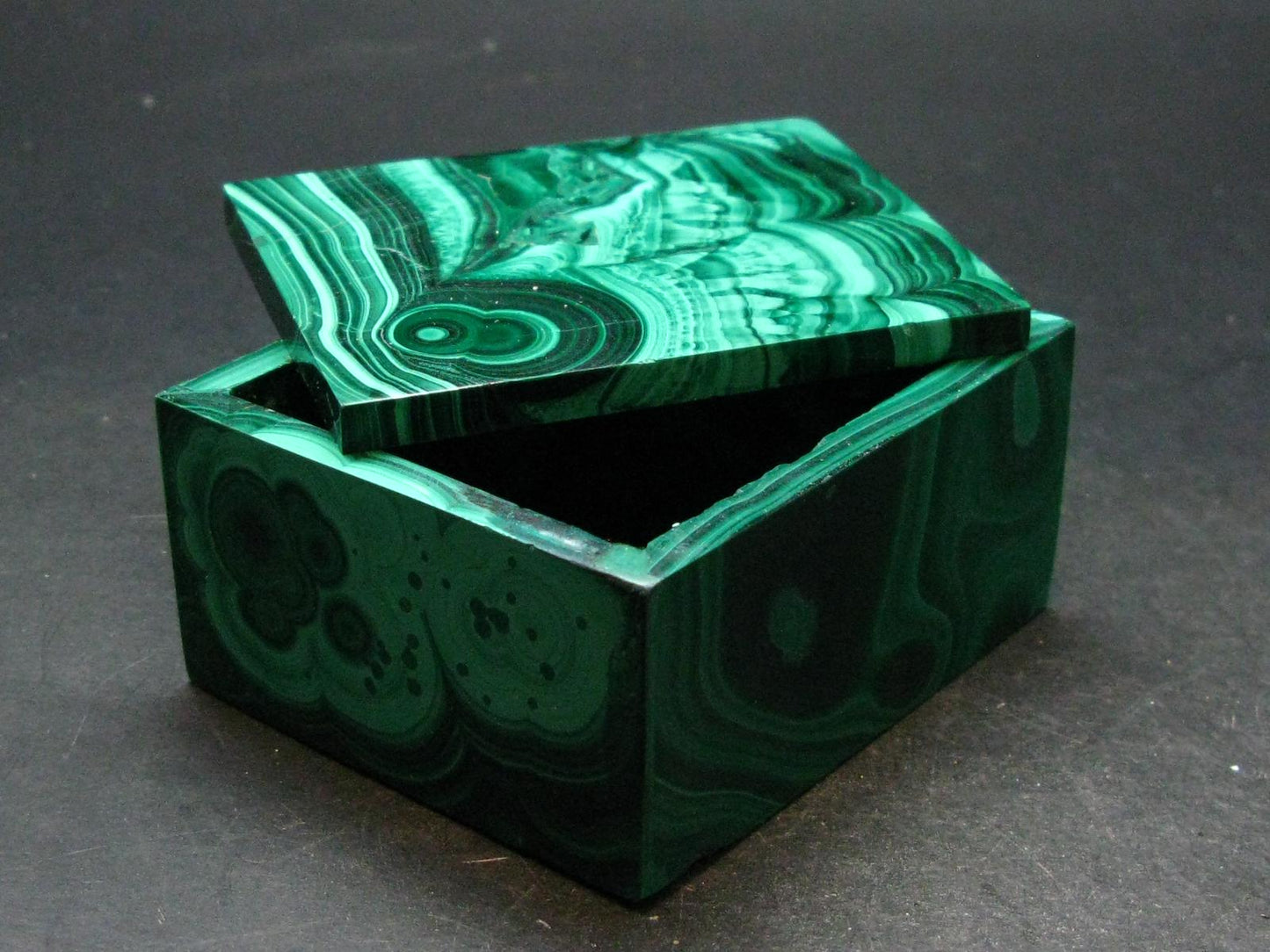 ich Vibrant Green Malachite Box From Congo - 2.7" - 274.12 Grams
