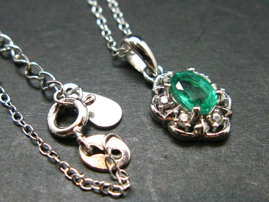 Emerald Silver Pendant W/Chain From Colombia - 0.46 Carats