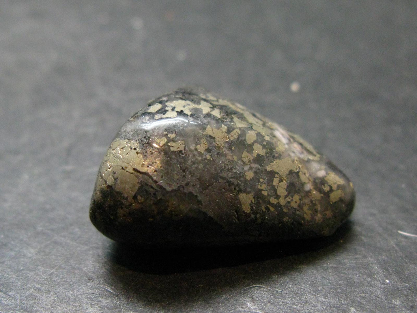 Healers Gold Tumbled Stone From USA - 1.1" - 18.60 Grams
