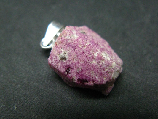Bixbite Red Emerald Beryl Silver Pendant From Utah USA - 6.34 Carats - 0.8"