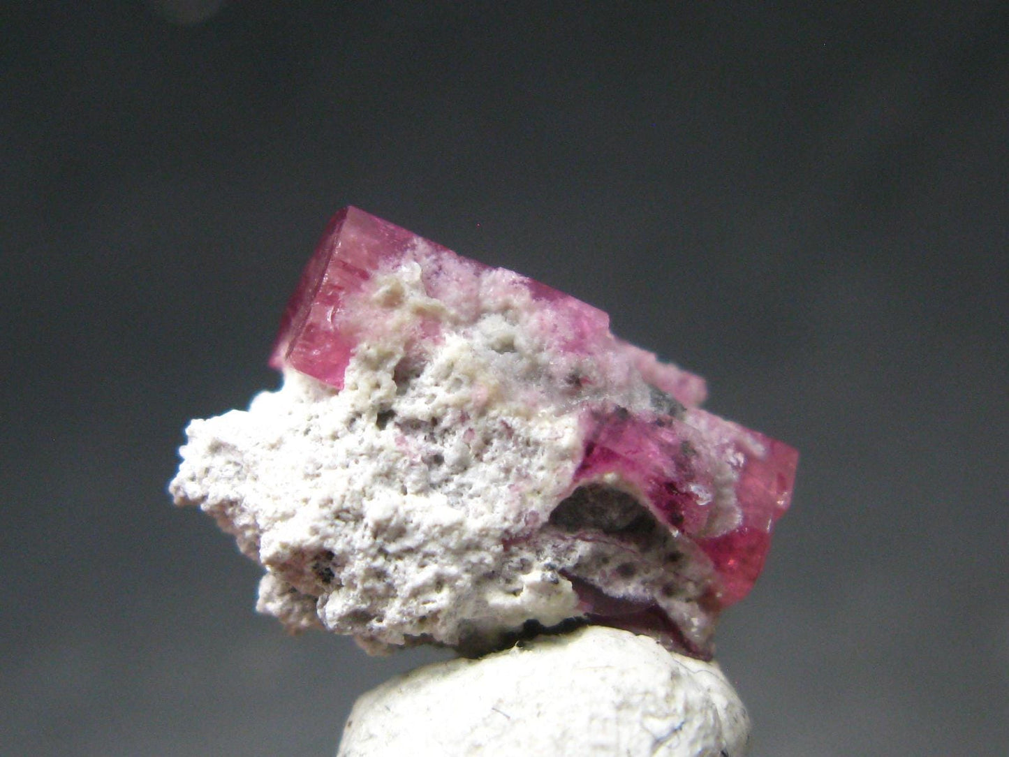 Rare Gem Bixbite Red Emerald Beryl Cluster From Utah USA - 0.5" - 0.90 Grams