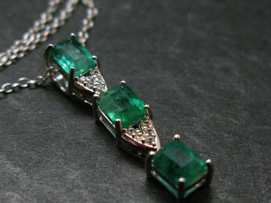 Emerald Silver Pendant W/Chain From Colombia - 2.50 Grams Total