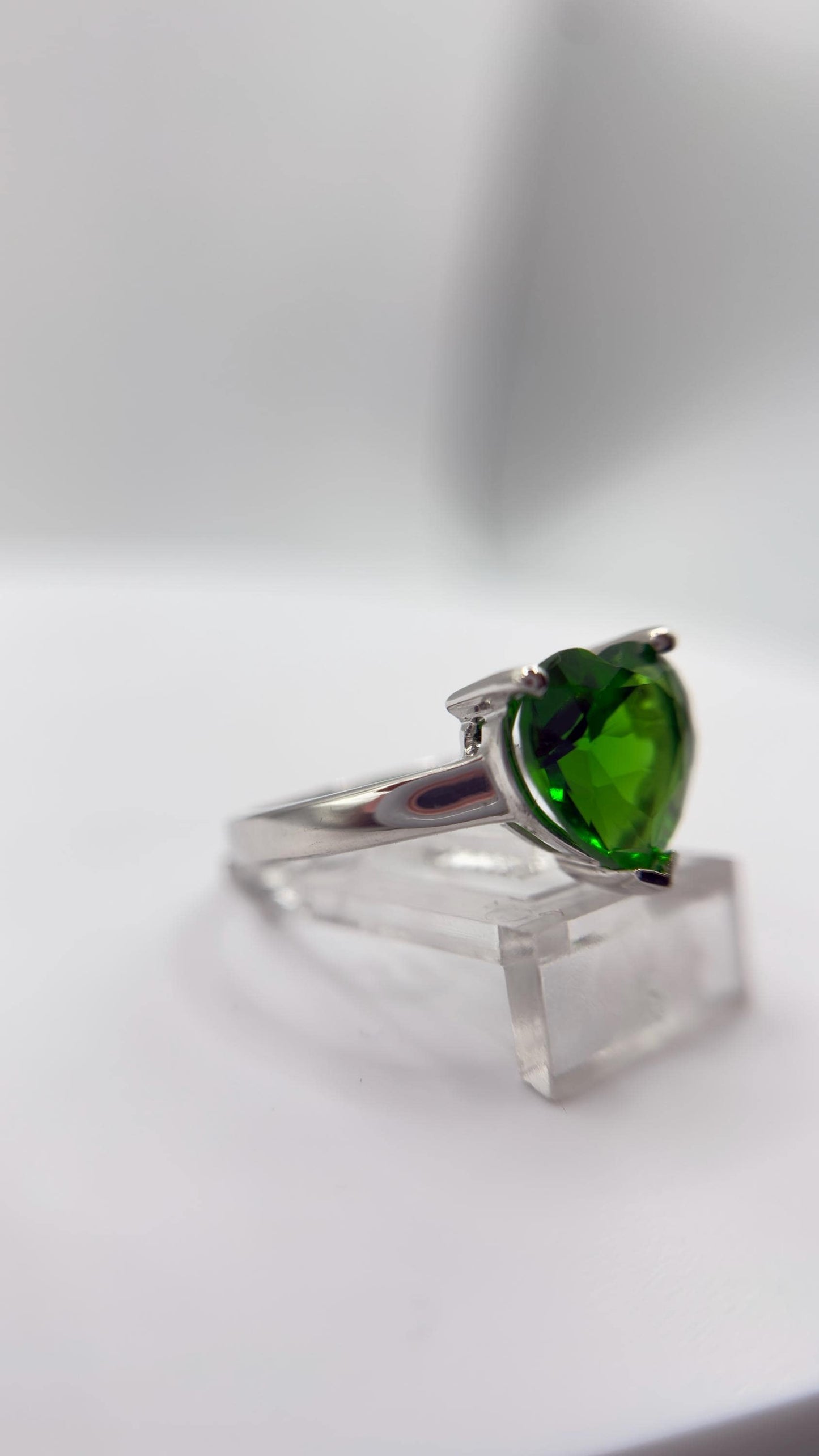 Green Helenite Heart Ring – Sterling Silver Romantic Gemstone Statement Ring