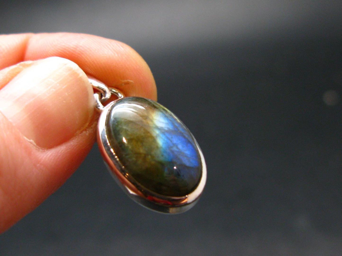 Labradorite Pendant In 925 Sterling Silver From Madagascar - 1.1'' - 3.14 Grams