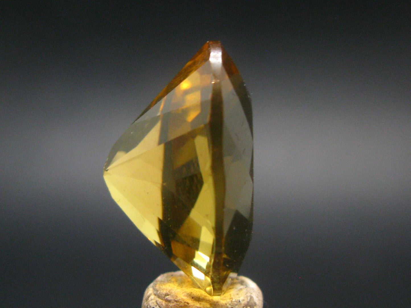Stone of Success!! Genuine Intense Yellow Citrine Cut Stone From Brazil - 0.8" - 21.50 Carats