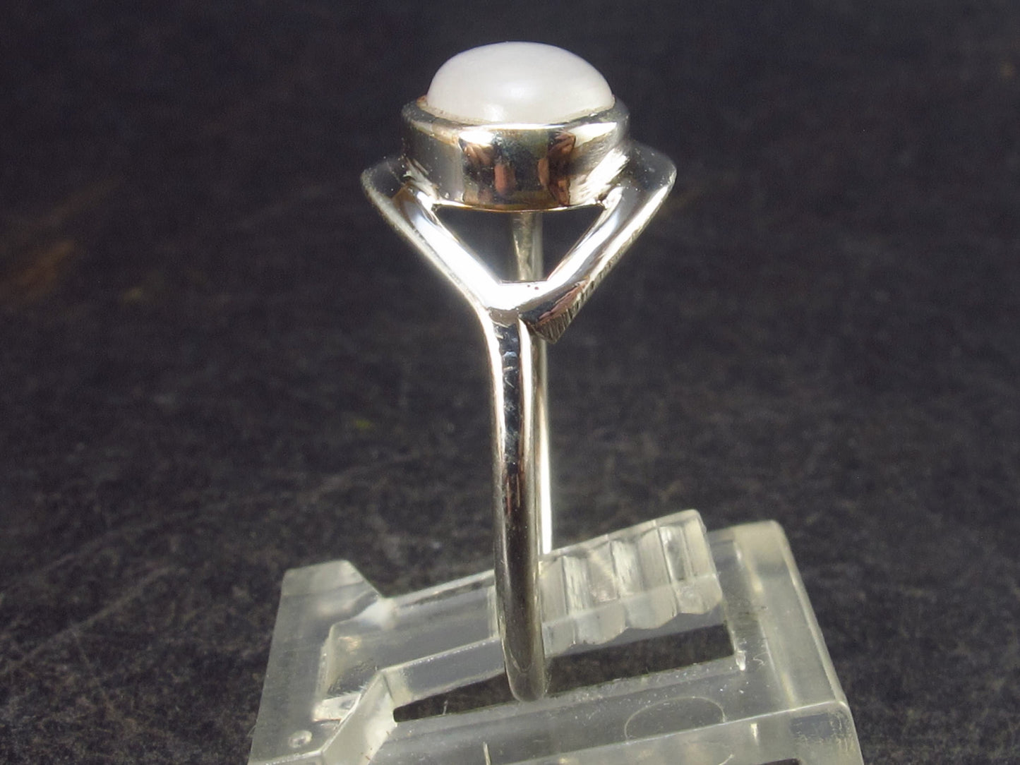Natural Oval Shaped Glow From Inside Moonstone 925 Silver Ring - Size 7.5 - 2.4 Grams