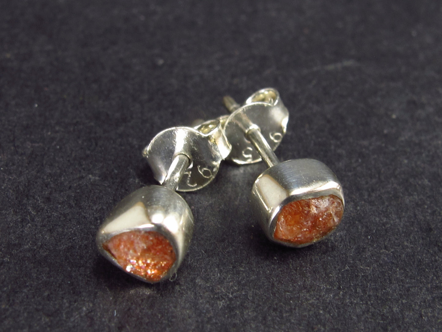 Natural Raw Shiny Sunstone Studs Earrings In Sterling Silver - 0.6"