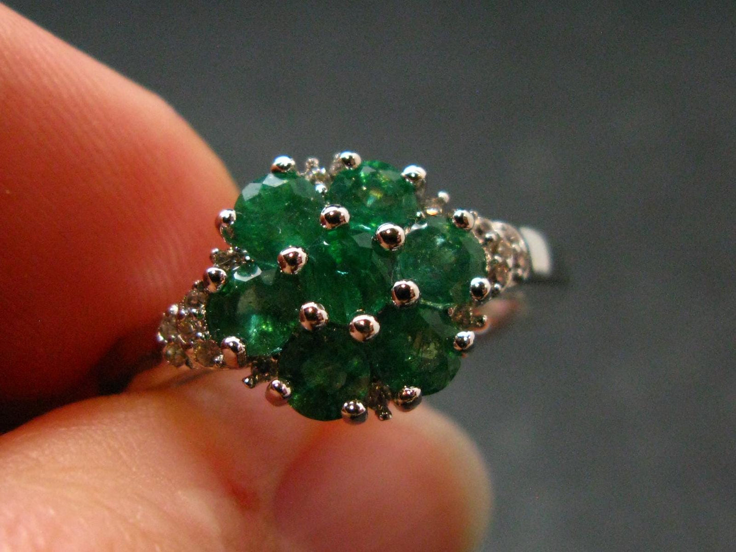 Emerald Faceted Silver Ring from Colombia - 3.55 Grams Total - Size 7
