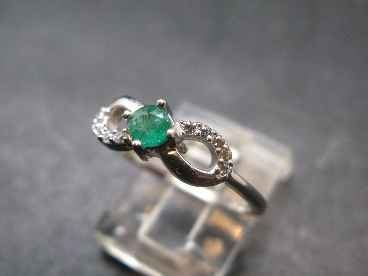 Emerald Crystal Silver Ring from Colombia - 1.69 Grams - Size 8
