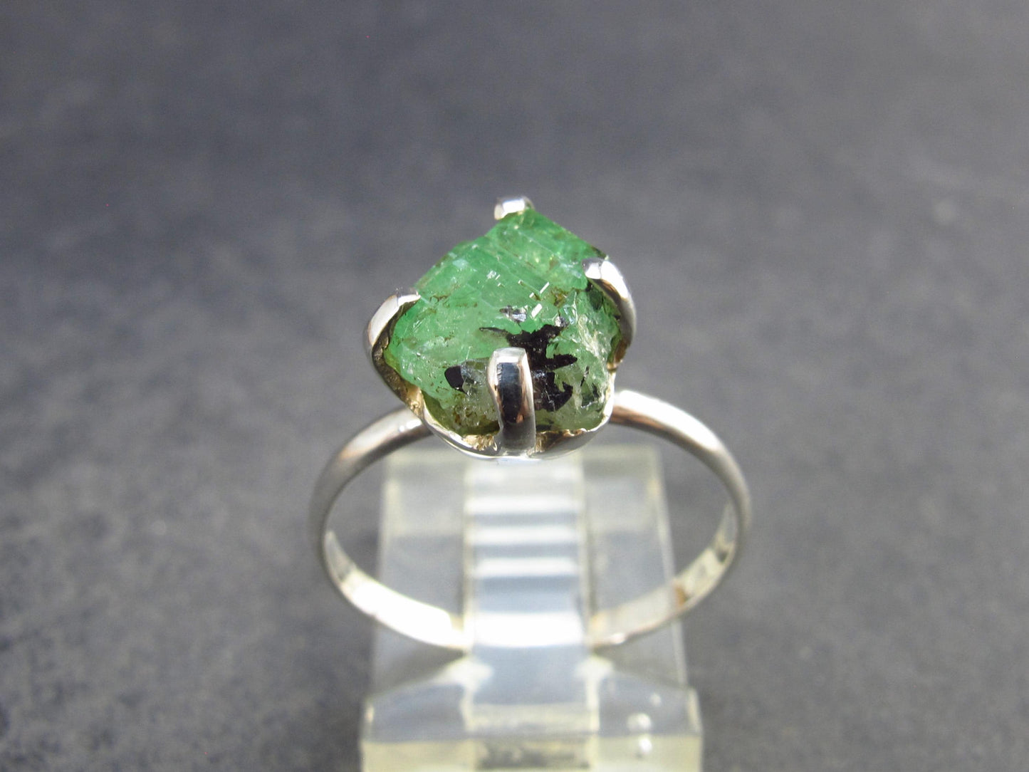 Tsavorite Gem Green Garnet Sterling Silver Ring from Tanzania - 2.61 Grams - Size 8.5