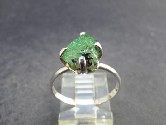 Tsavorite Gem Green Garnet Sterling Silver Ring from Tanzania - 2.61 Grams - Size 8.5