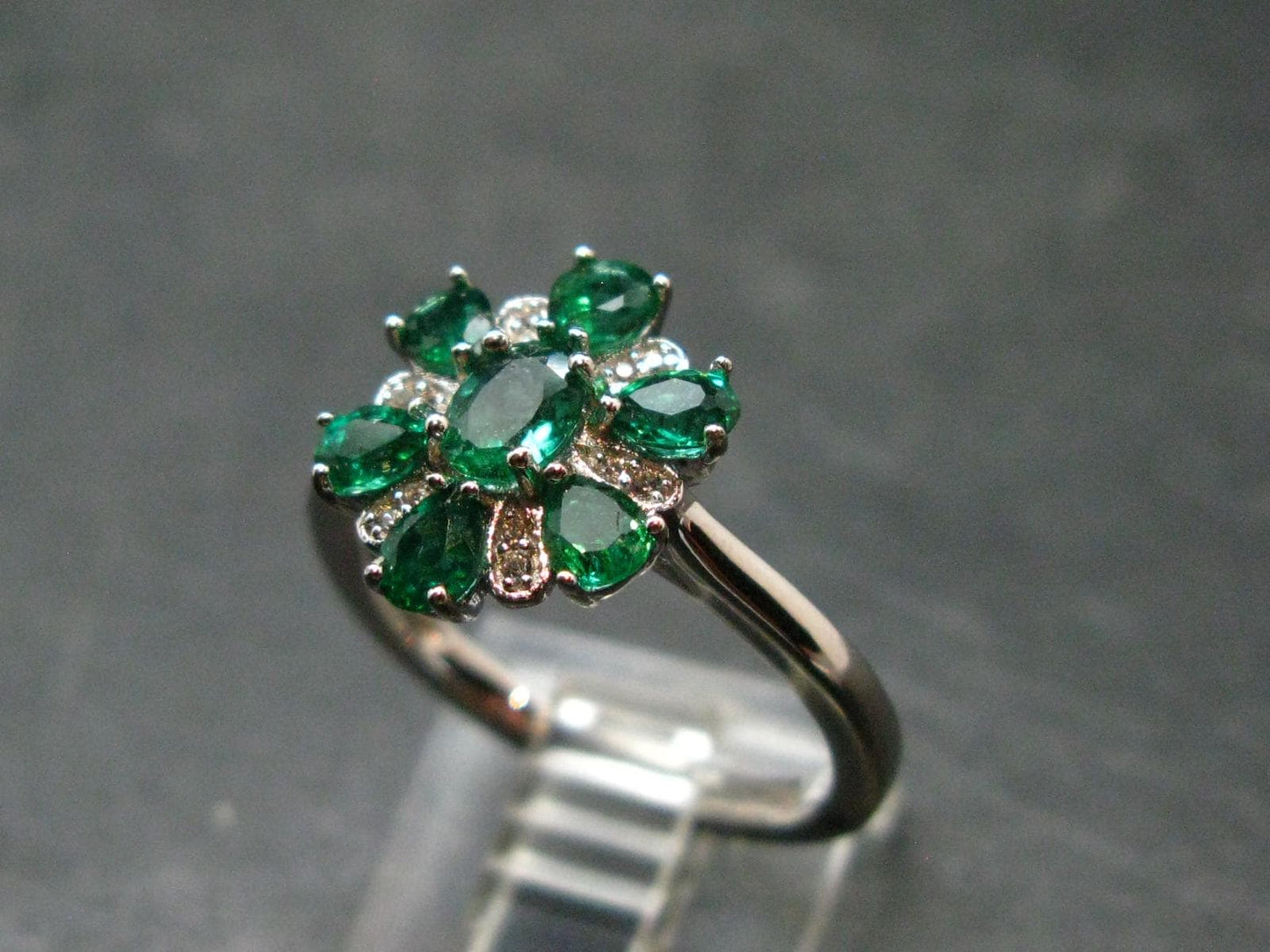 Emerald Faceted Silver Ring from Colombia - 2.89 Grams Total - Size 7