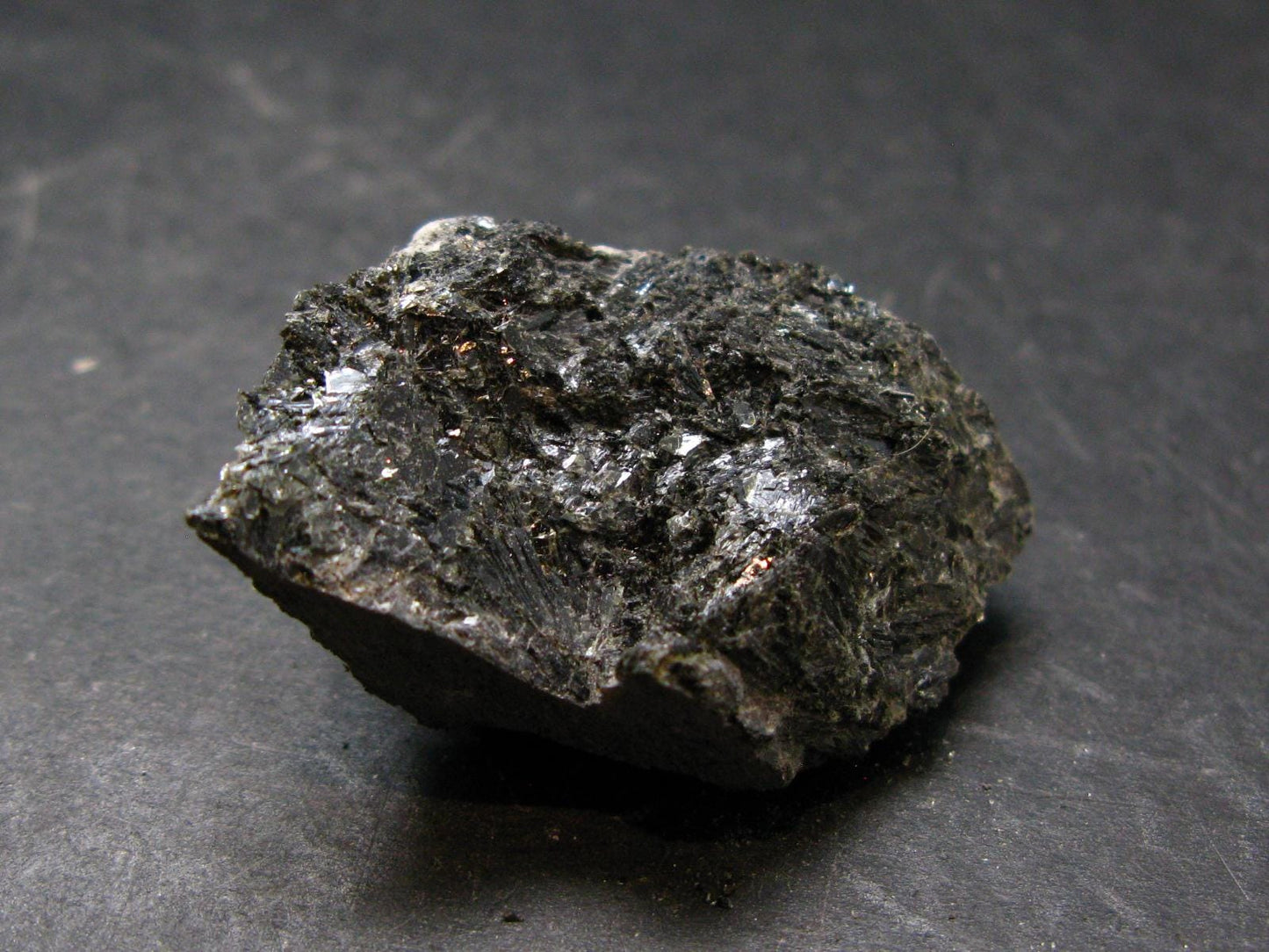 Rare Nuumite Nuummite Raw Piece From Greenland - 16.32 Grams - 1.3"