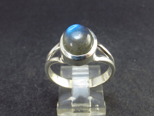 Labradorite Cabochon Silver Ring From Madagascar - 4.66 Grams - Size 9.75