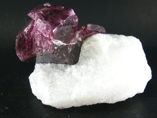 Gem Red Spinel Cristals on Quartz Matrix from Asia - 3.8"