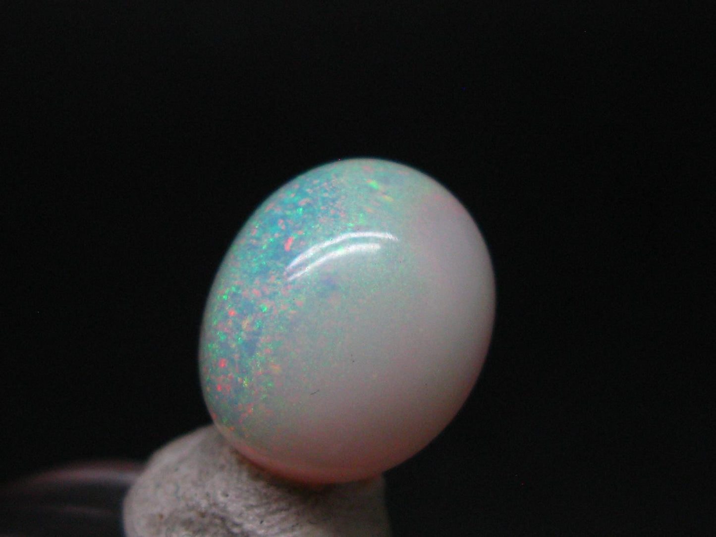 Precious Opal Cabochon From Welo Ethiopia - 6.15 Carats