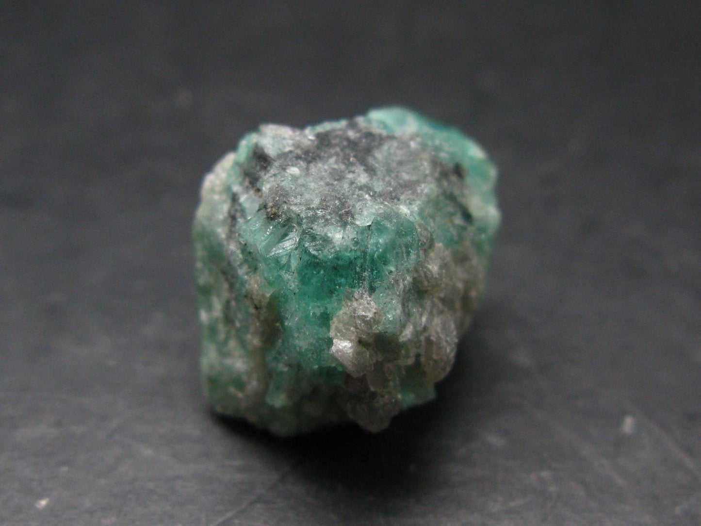 Emerald Beryl Crystal From Colombia - 1.0"- 11.24 Grams