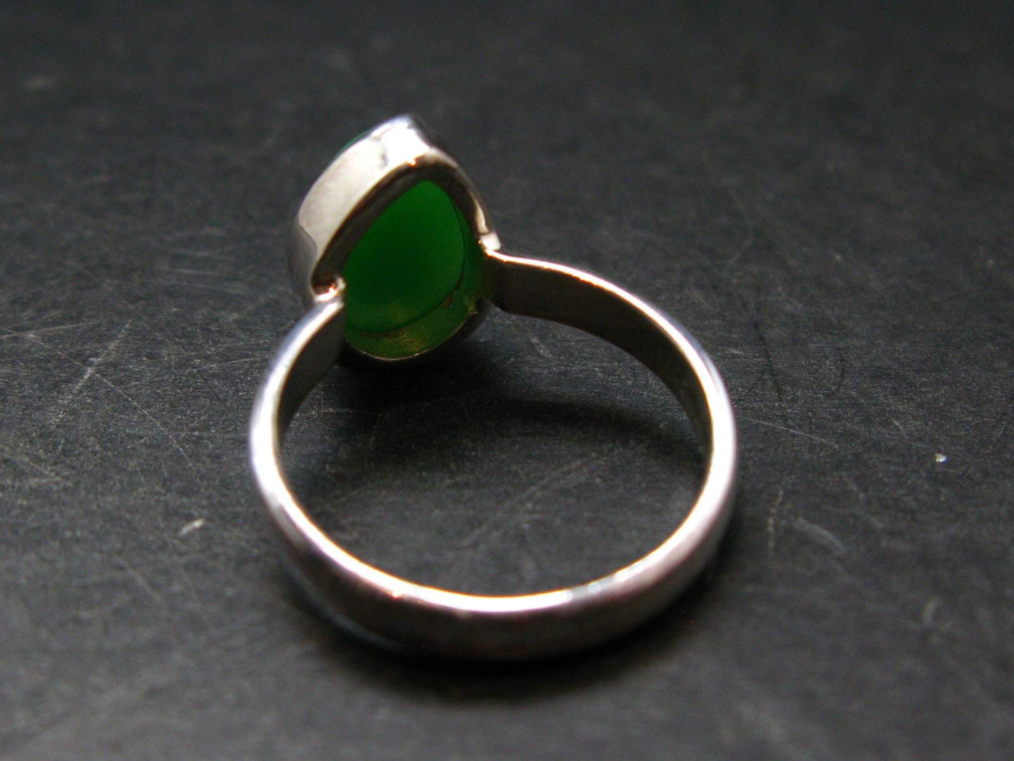 Natural Apple Green Chrysoprase 925 Sterling Silver Ring From Australia - 4.22 Grams - Size 8