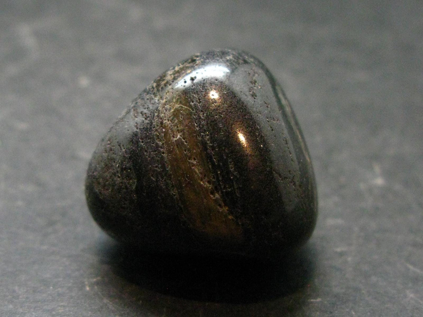 Rare ISUA Stone from Greenland - 1.0" - 21.68 Grams