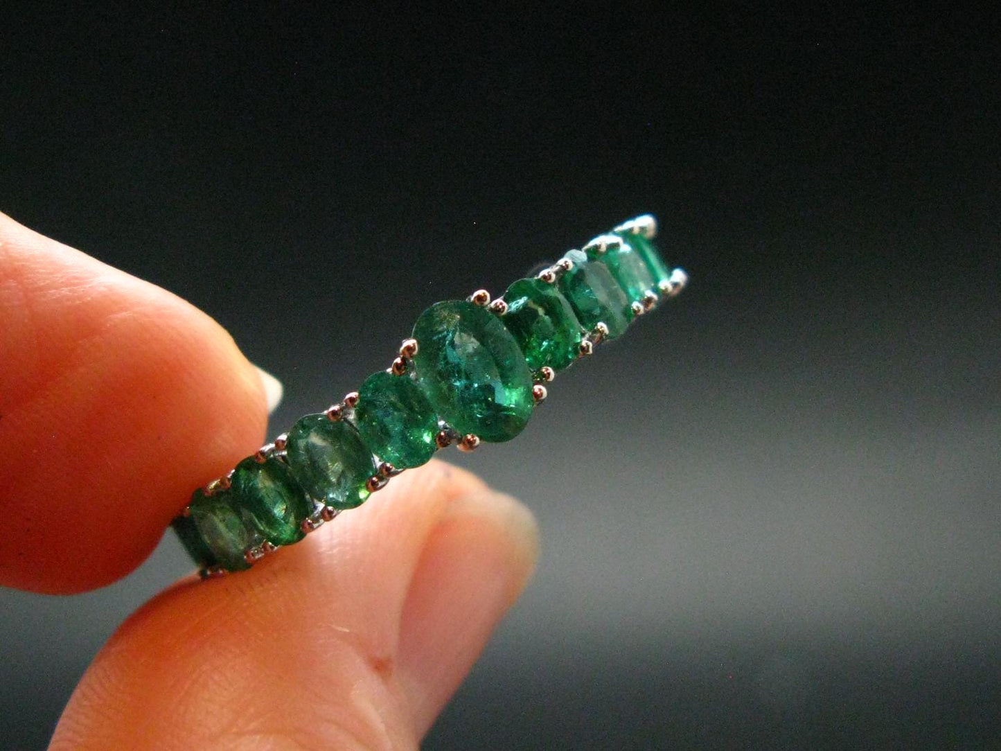 Emerald Faceted Silver Ring from Colombia - 2.64 Grams Total - Size 7