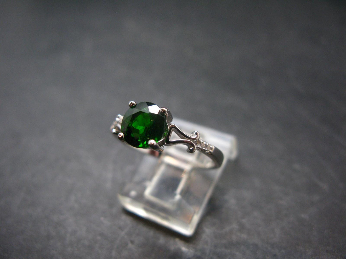 Modern Style Design!! Natural Faceted Intense Forest Green Chrome Diopside 925 Sterling Silver Ring - 1.90 Grams - Size 7.25