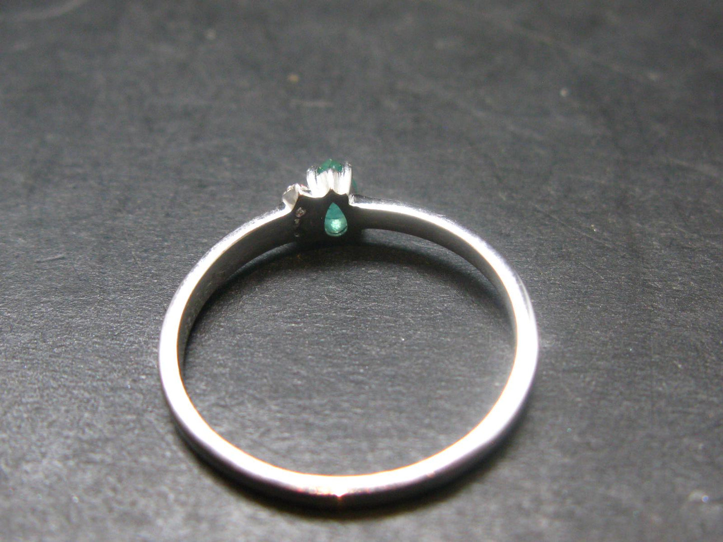 Emerald Crystal Silver Ring from Colombia - 1.40 Grams - Size 8