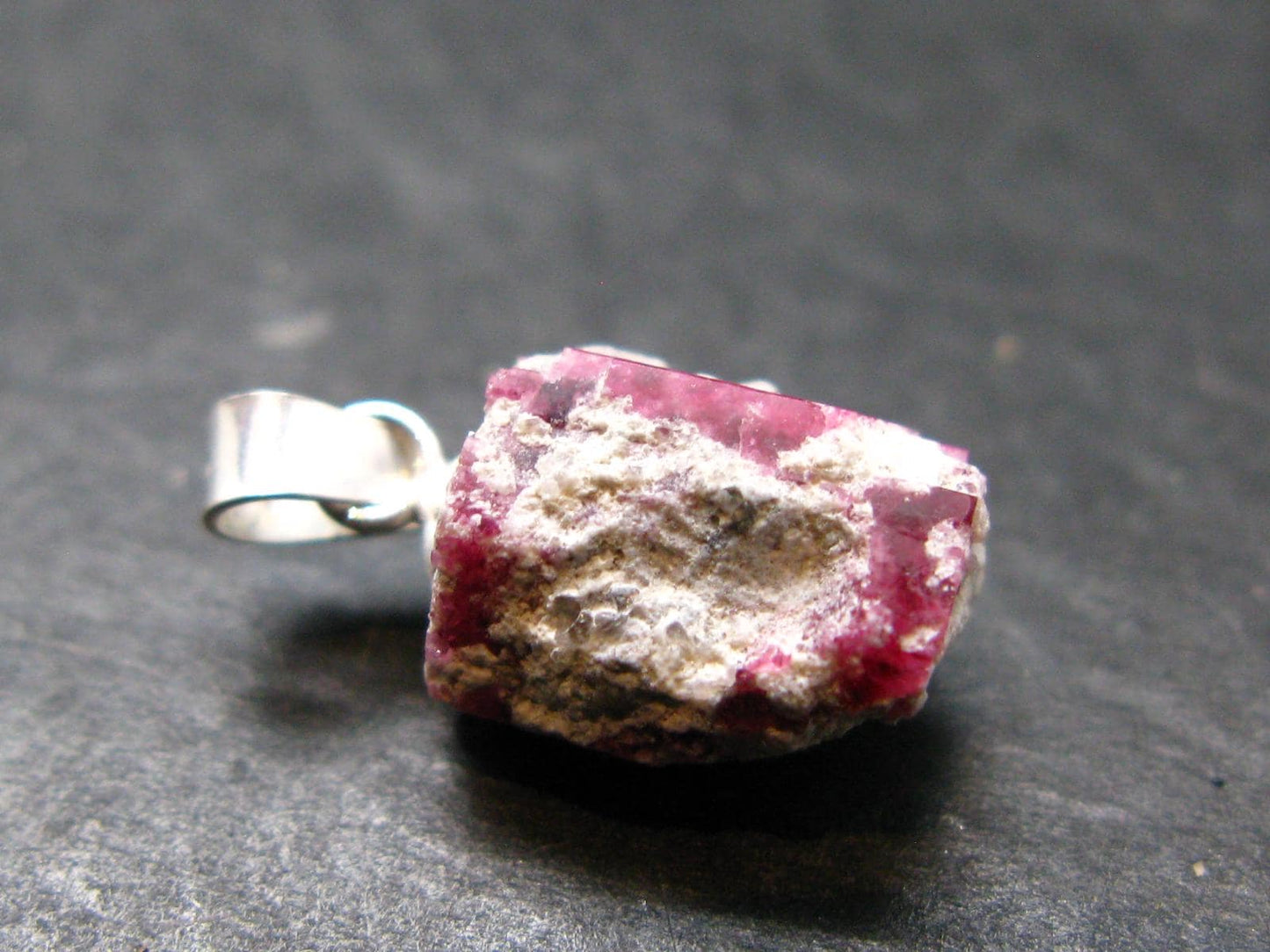 Bixbite Red Emerald Beryl Silver Pendant From Utah USA - 5.65 Carats - 0.7"
