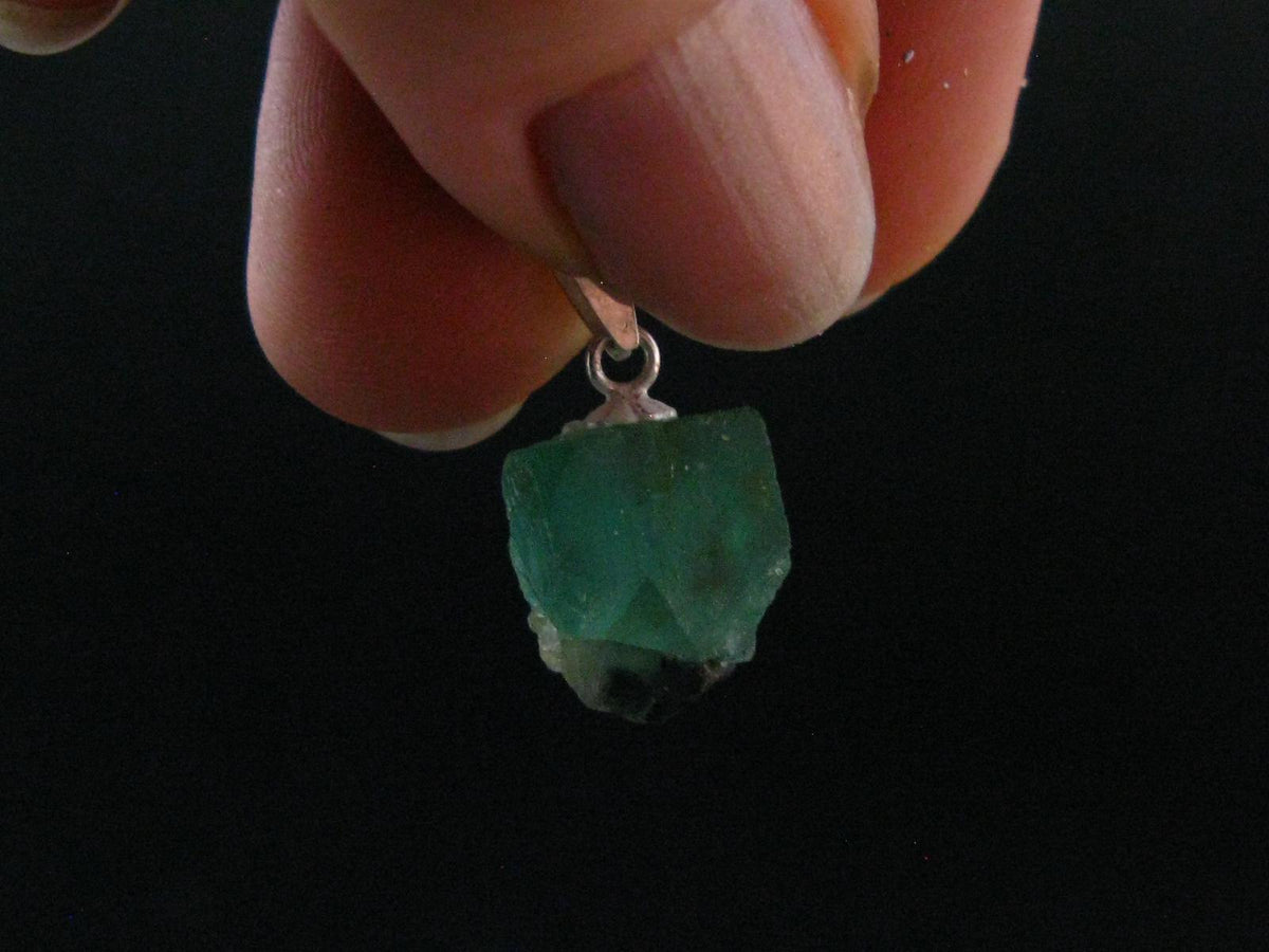 Rare!! Emerald Green Fluorite Crystal Silver Pendant From UK - 2.27 Grams - 0.8"