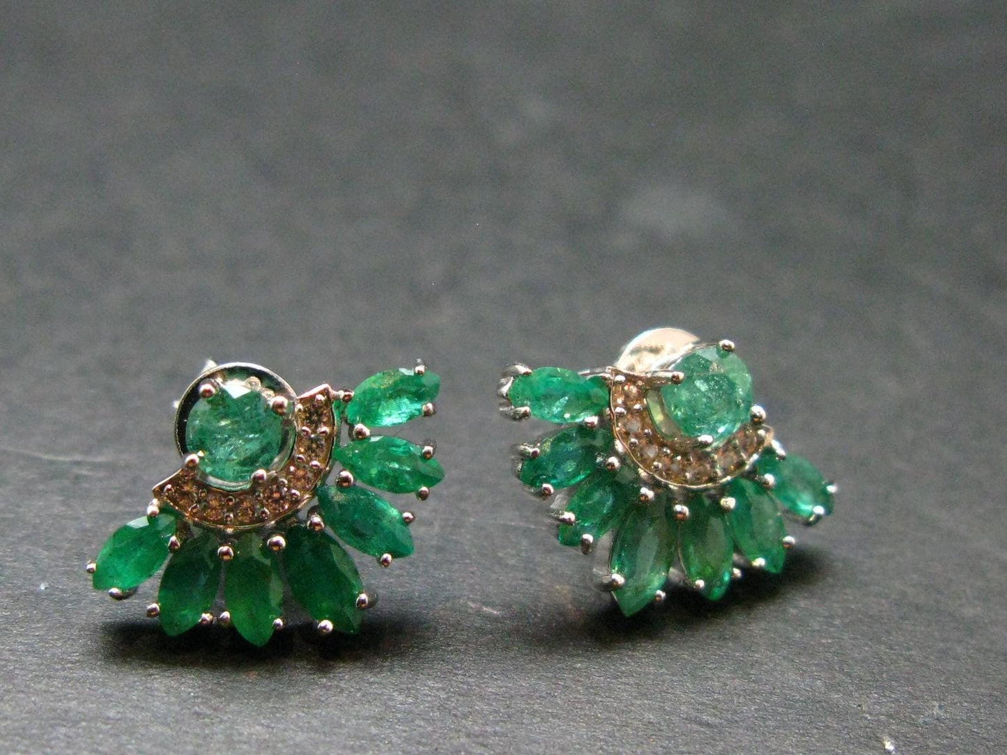 Gem Emerald Faceted Earrings In Sterling Silver - 1.57 Carats