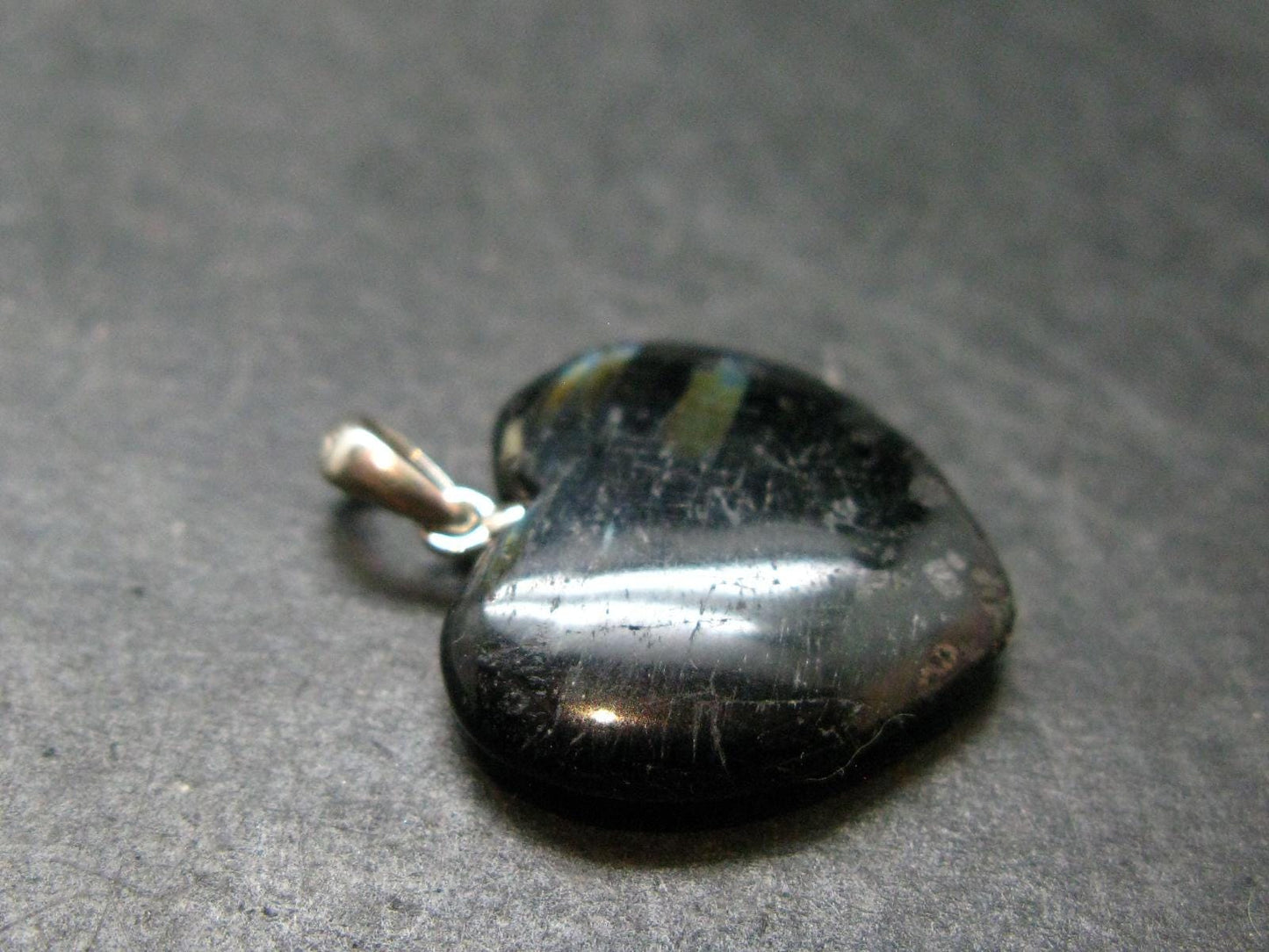 Silver Nuumite Nuummite Heart Pendant From Greenland - 1.0" - 3.58 Grams