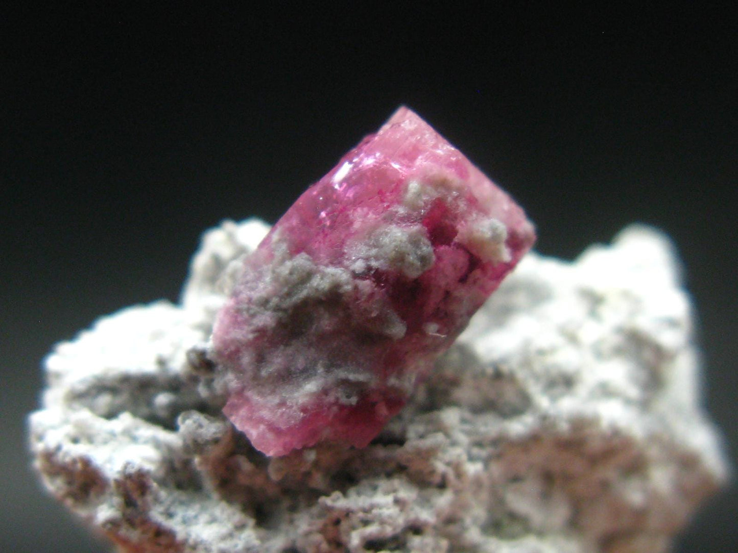 Rare Gem Bixbite Red Emerald Beryl Cluster From Utah USA - 1.1" - 4.77 Grams