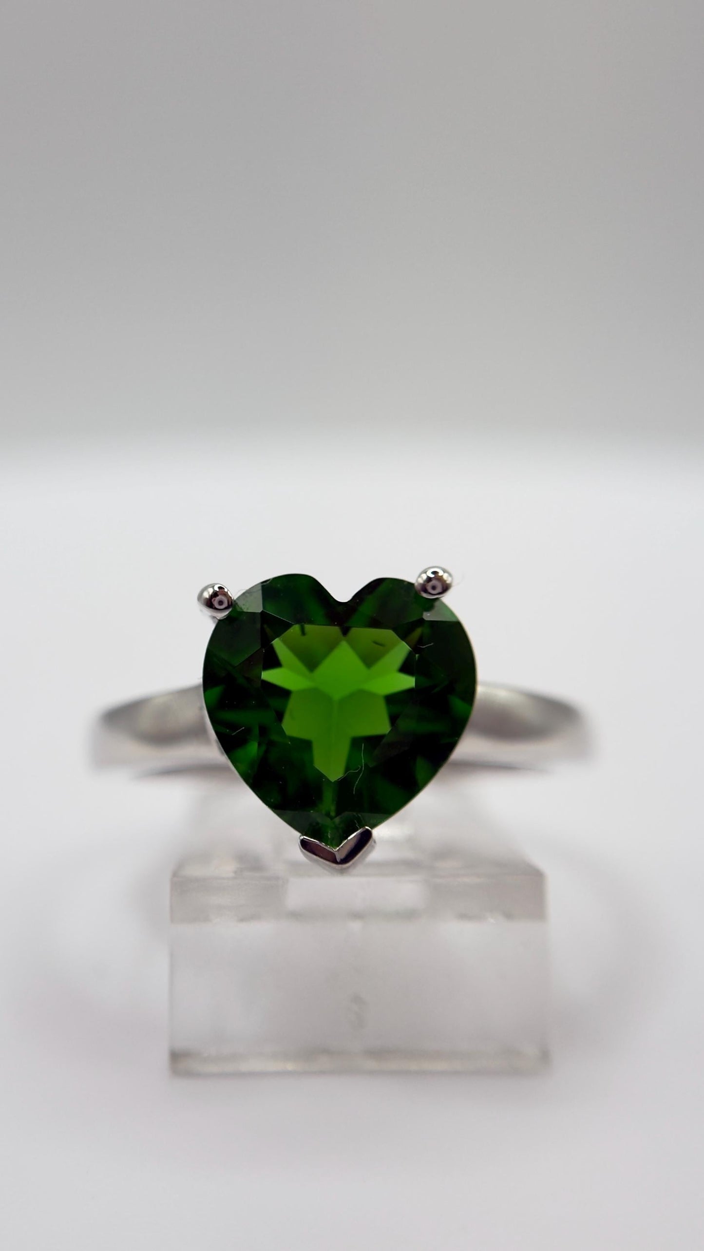 Green Helenite Heart Ring – Sterling Silver Romantic Gemstone Statement Ring