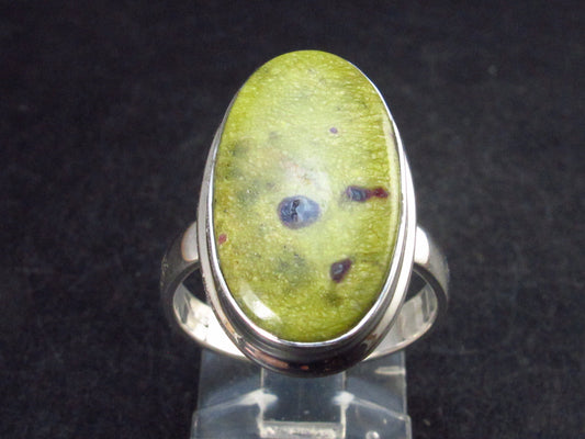 Rare Atlantasite Stichtite + Serpentine Cabochon Silver Ring from Australia - Size 8.5 - 5.3 Grams