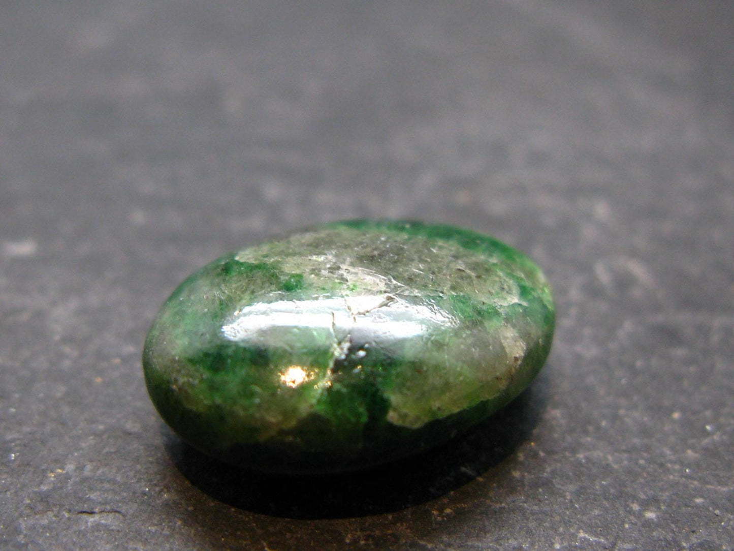 Gem Tsavorite Tsavolite Garnet Tumbled Stone from Tanzania - 20.0 Carats - 0.8"