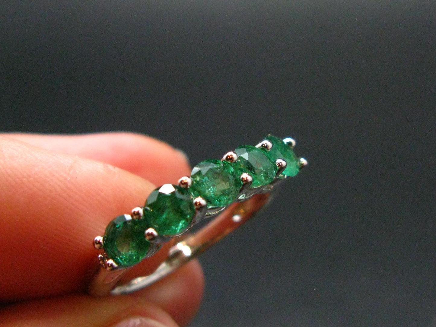 Emerald Crystal Silver Ring from Colombia - 1.25 Carats - Size 6