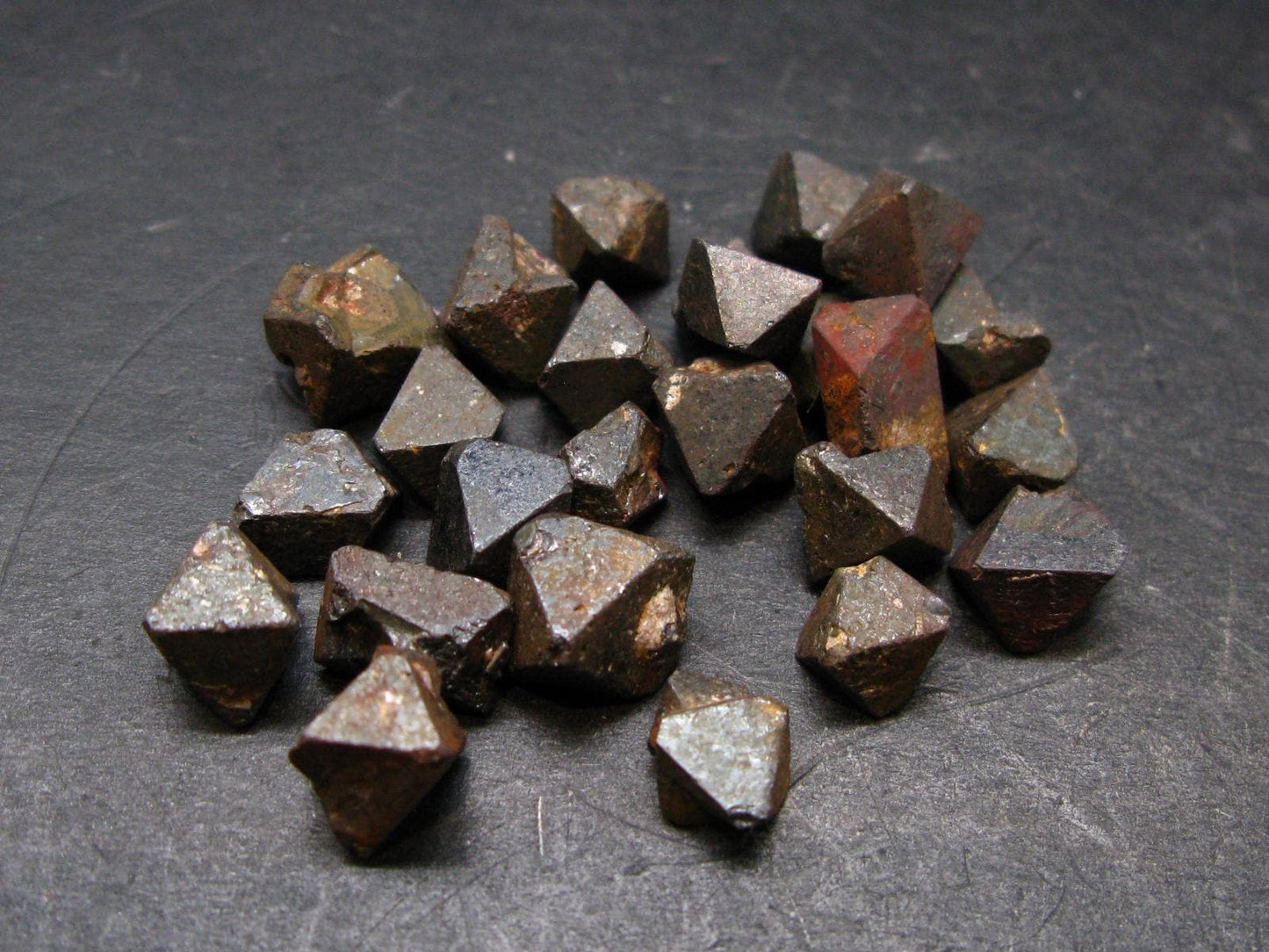 Lot of 25 Magnetite Crystals From Bolivia - 25 Grams