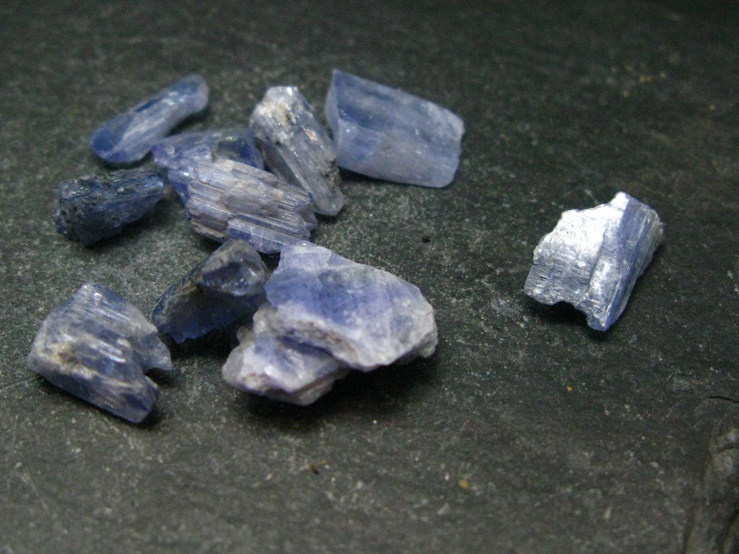 Lot of 10 Gem Tanzanite Zoisite Crystals From Tanzania - 38.60 Carats