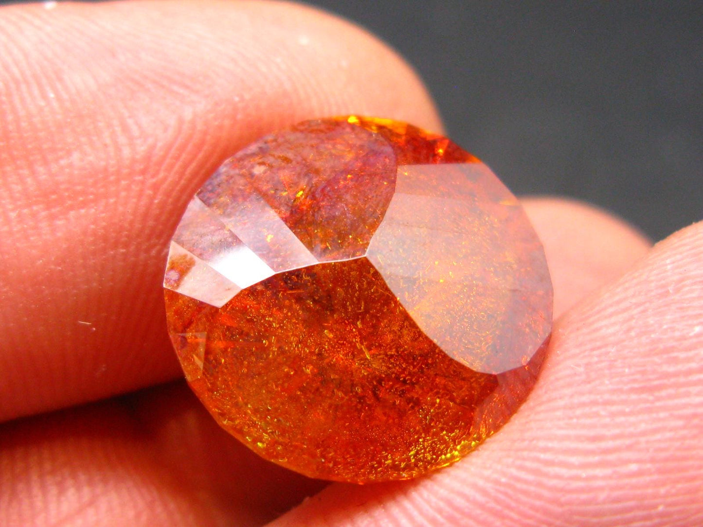 Gem Sphalerite Facetted Cut Stone from Spain - 15.73 Carats