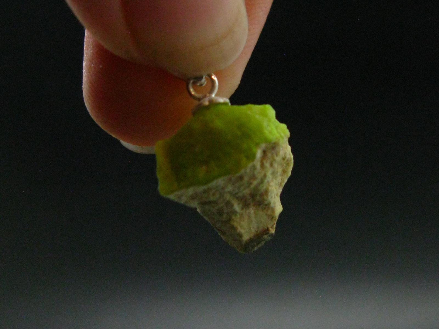 Gaspeite Silver Pendant From Australia - 0.9" - 1.27 Grams