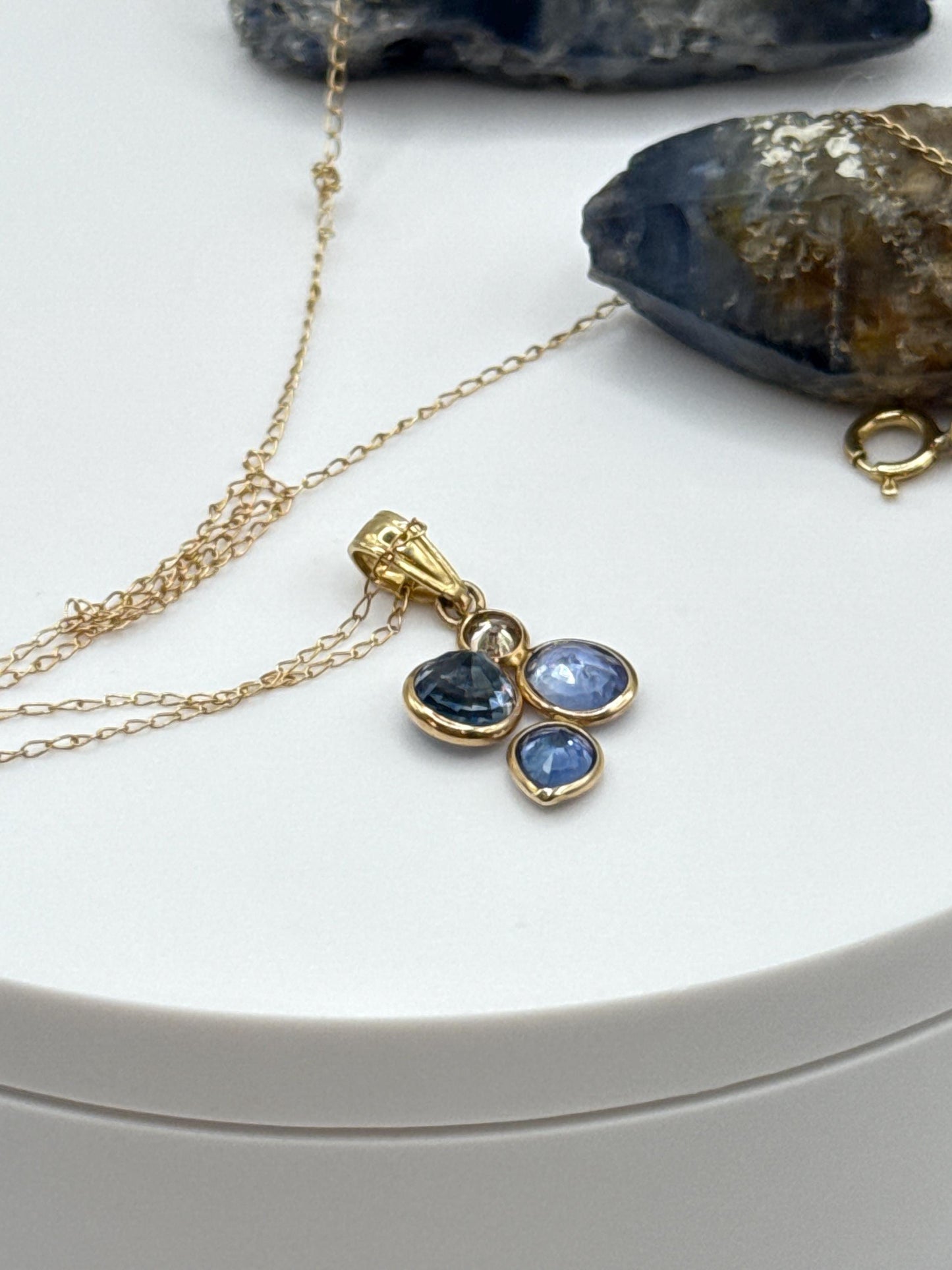 Sapphire Cluster Pendant Necklace | Natural Blue Sapphire Gold Necklace | Unique September Birthstone Jewelry - 1.28 g