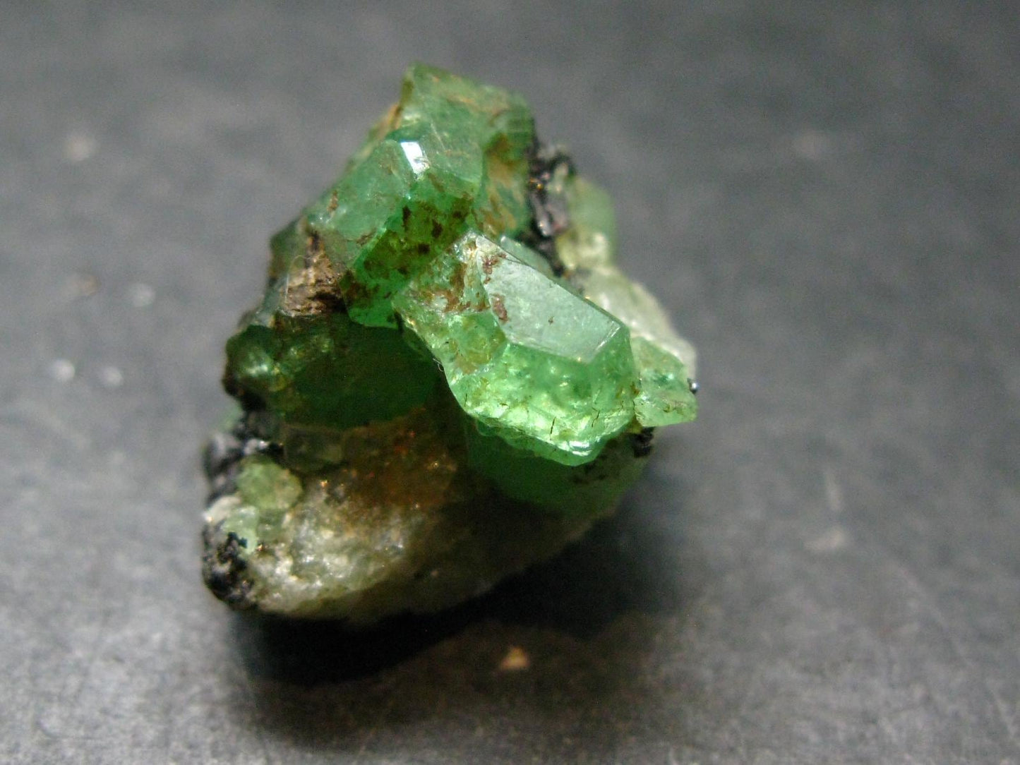 Gem Tsavorite Tsavolite Garnet Crystal From Tanzania - 47.20 Carats - 0.8"