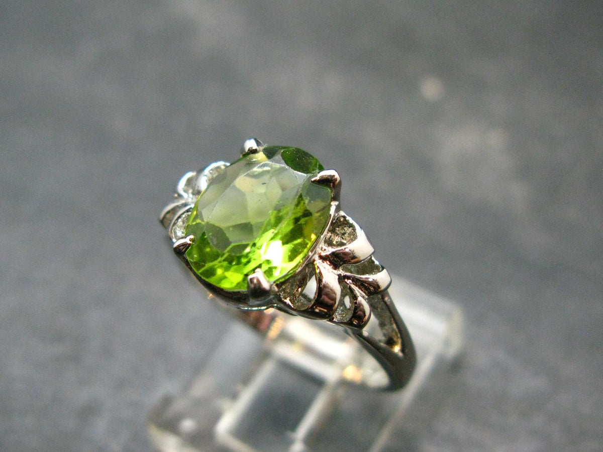 Natural Faceted Peridot Olivine Sterling Silver Ring - 3.0 Grams - Size 6.5