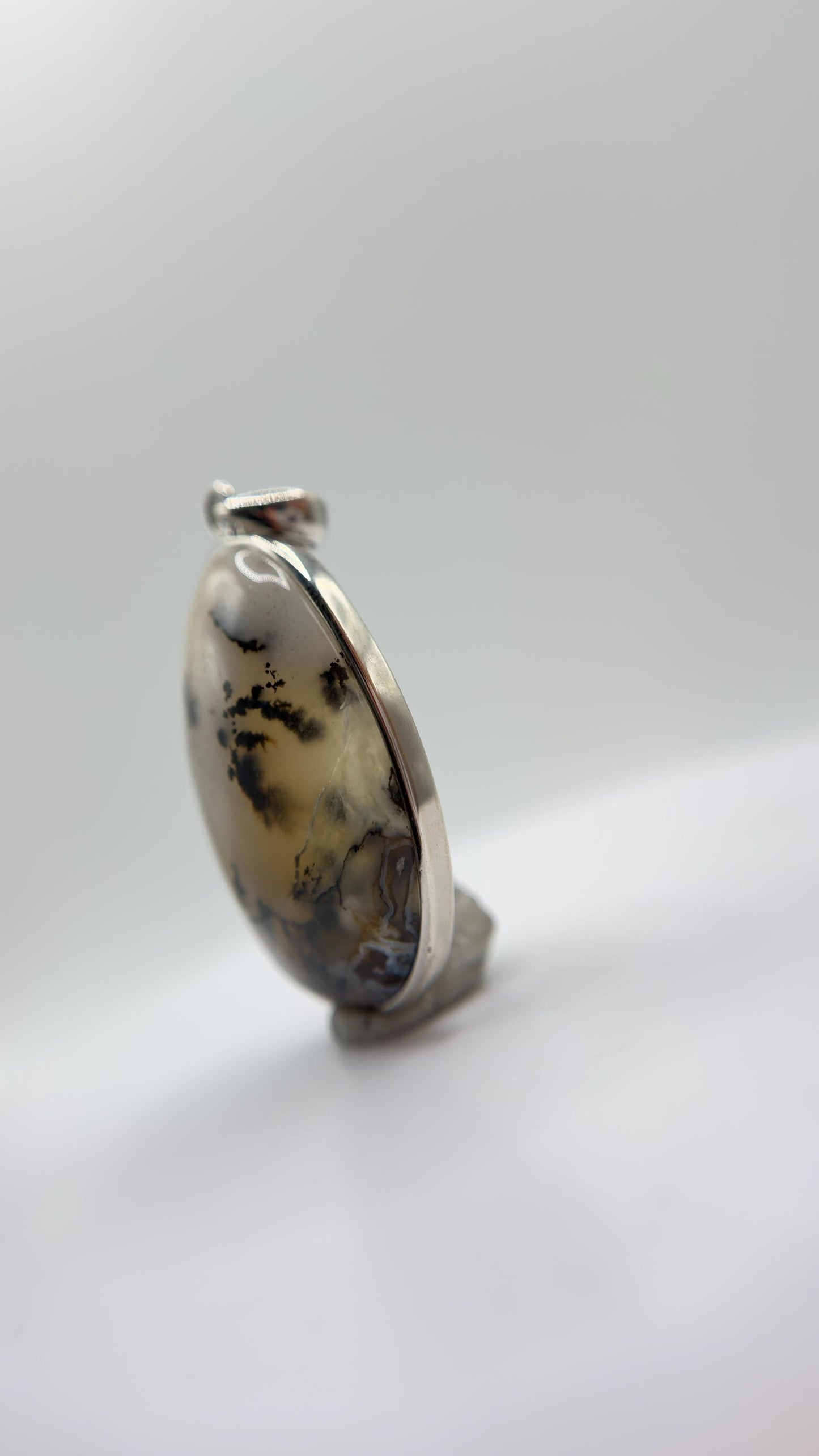 Elegant Dendritic Agate Oval Pendant – Natural Scenic Landscape Stone Jewelry