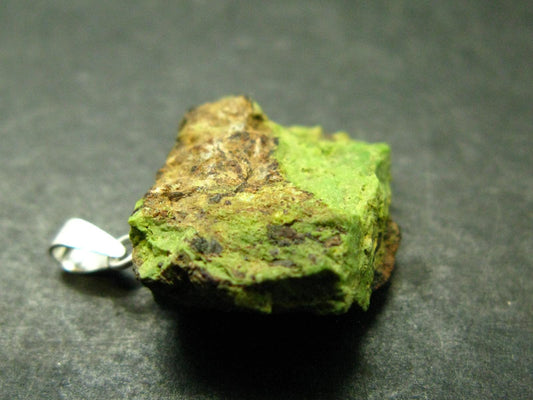 Gaspeite Silver Pendant From Australia - 0.9" - 4.39 Grams