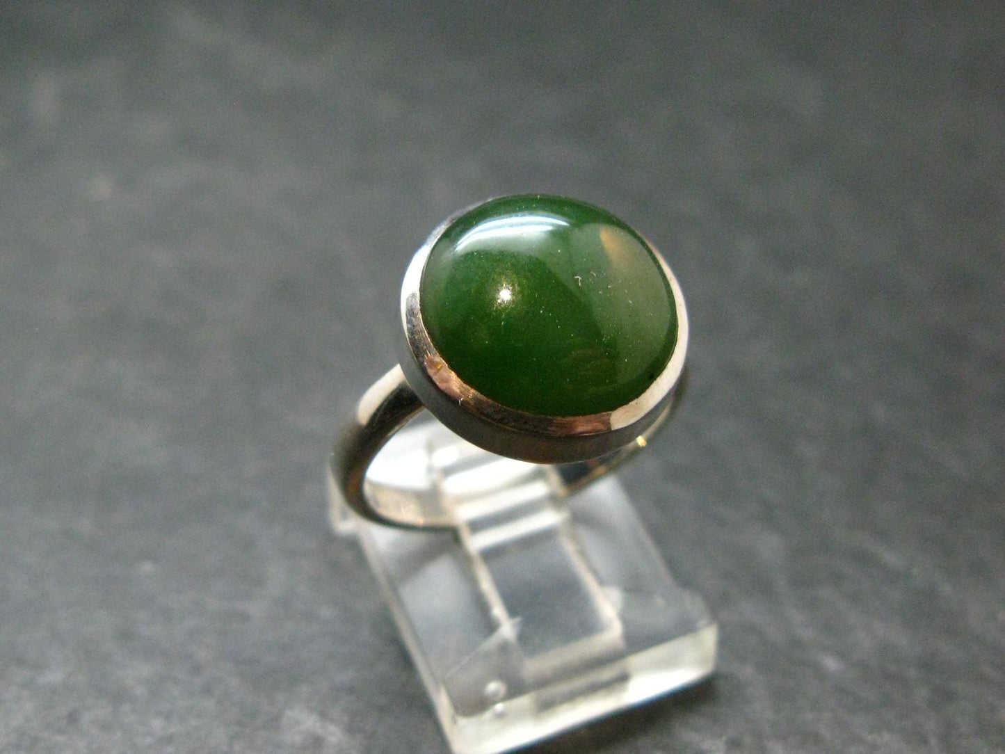 Nephrite Jade Ring From Canada - Size 7 - 4.53 Grams
