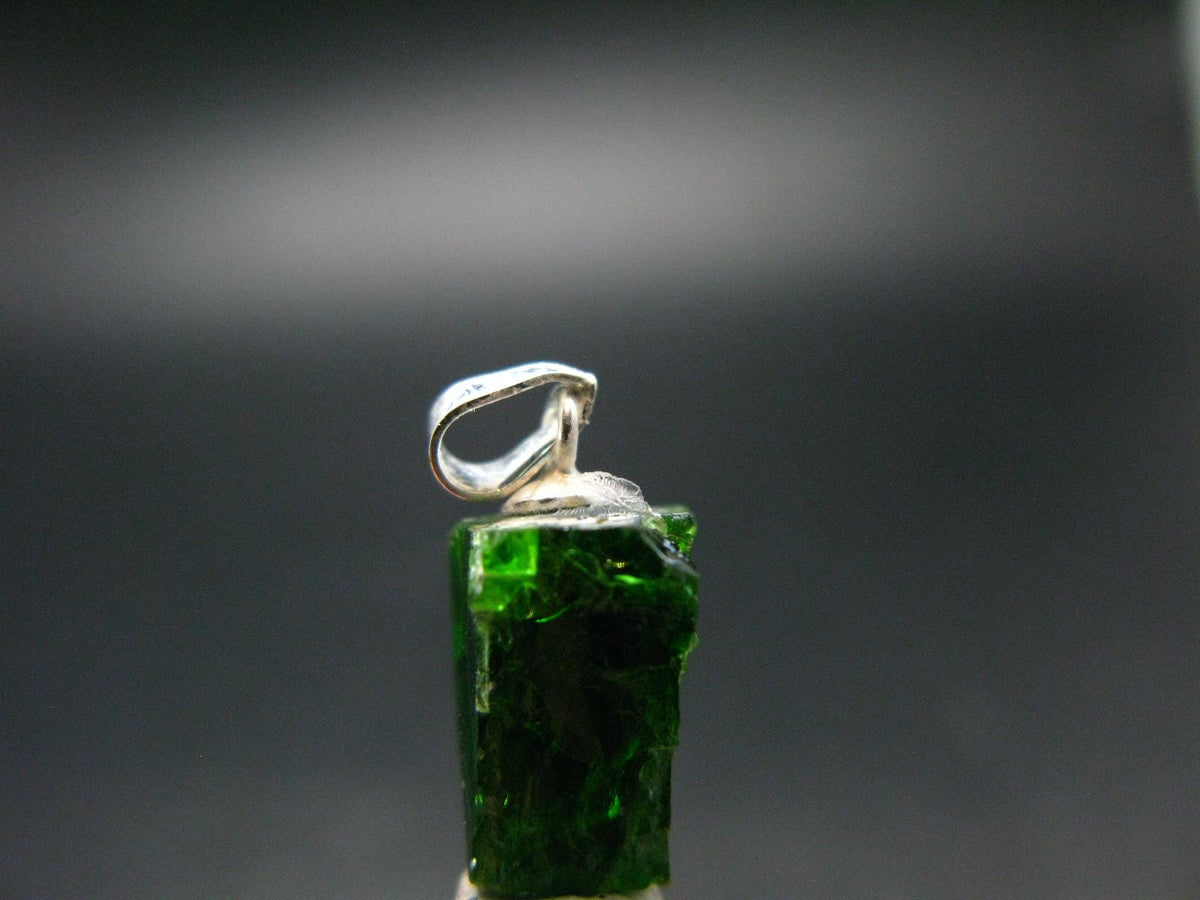 Green Chrome Diopside 925 Silver Pendant from Russia - 0.7" - 1.64 Grams