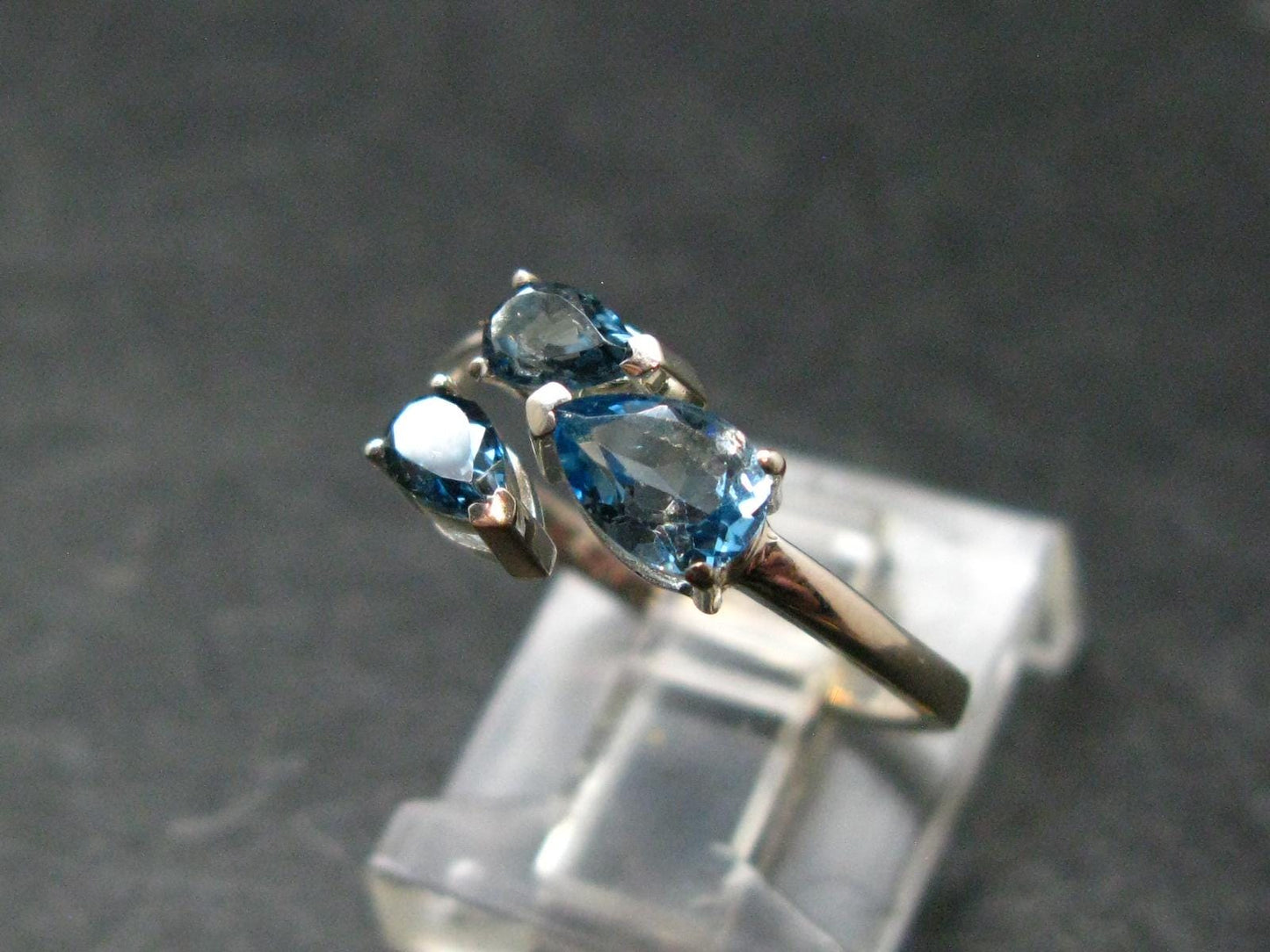 Facetted Blue Topaz Sterling Silver Ring - 1.79 Grams - Size 6